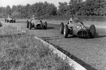 玛莎拉蒂赛道荣耀纪念:传奇车手方吉奥(Fangio)意大利大奖赛夺冠70周年