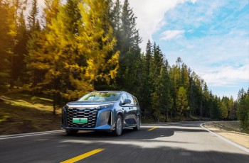 吉利银河10月销量再创新高，成最快达成年销百万的新能源品牌